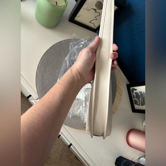 COACH NWT limited re-edition โThe Curve Zip Bagโ glove tanned leather, dust bag - Picture 11 of 17